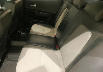 Подержанный автомобиль Kia Ceed Wagon 2008 года (14 фото)