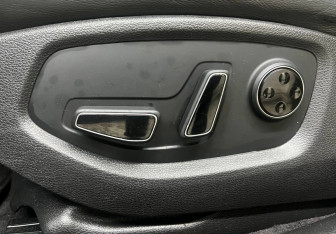 Подержанный автомобиль Genesis G80 2017 года (15 фото)