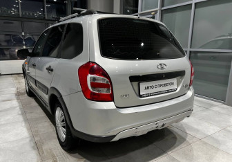 Подержанный автомобиль LADA (ВАЗ) Kalina Wagon 2015 года (8 фото)