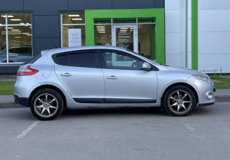 Подержанный автомобиль Renault Megane Hatchback 2009 года (4 фото)