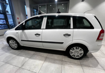 Подержанный автомобиль Opel Zafira Compactvan 2011 года (6 фото)