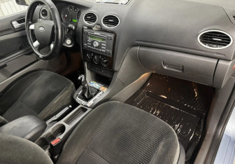 Подержанный автомобиль Ford Focus Sedan 2007 года (11 фото)