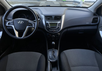 Подержанный автомобиль Hyundai Solaris Sedan 2013 года (9 фото)