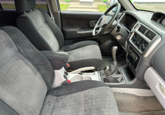 Подержанный автомобиль Mitsubishi Pajero Sport 2006 года (10 фото)