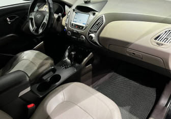 Подержанный автомобиль Hyundai ix35 2012 года (12 фото)