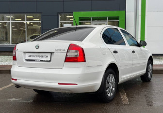 Подержанный автомобиль Skoda Octavia Liftback 2012 года (5 фото)