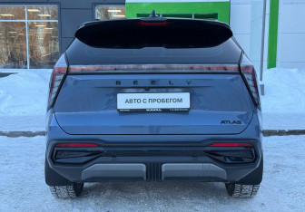 Подержанный автомобиль Geely Atlas 2023 года (5 фото)