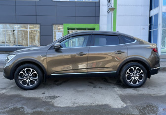 Подержанный автомобиль Renault Arkana 2019 года (8 фото)
