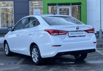 Подержанный автомобиль Changan Alsvin 2023 года (7 фото)