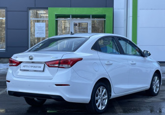 Подержанный автомобиль Changan Alsvin 2023 года (5 фото)