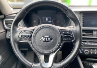 Подержанный автомобиль Kia Optima Sedan 2018 года (13 фото)