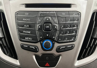 Подержанный автомобиль Ford Tourneo Custom 2017 года (13 фото)