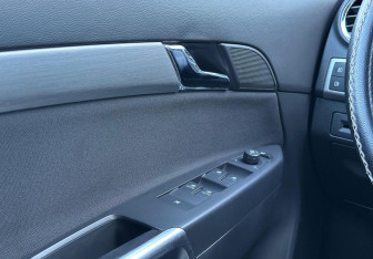 Подержанный автомобиль Opel Antara 2011 года (15 фото)