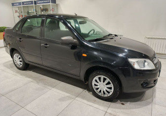 Подержанный автомобиль LADA (ВАЗ) Granta Sedan 2013 года (4 фото)