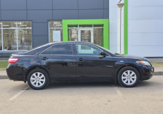Подержанный автомобиль Toyota Camry Sedan 2006 года (4 фото)