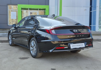 Подержанный автомобиль Hyundai Sonata 2019 года (7 фото)