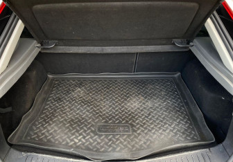 Подержанный автомобиль Ford Focus Hatchback 2010 года (9 фото)