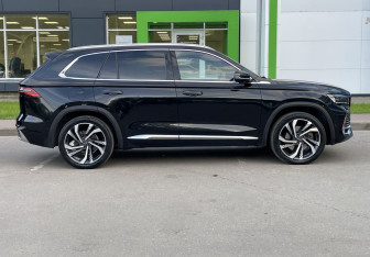 Подержанный автомобиль Geely Monjaro 2022 года (4 фото)