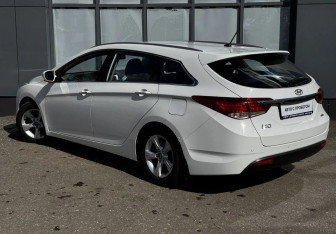 Подержанный автомобиль Hyundai i40 Wagon 2013 года (8 фото)