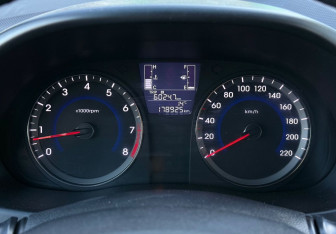 Подержанный автомобиль Hyundai Solaris Sedan 2016 года (12 фото)