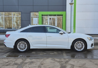 Подержанный автомобиль Audi A6 Sedan 2019 года (4 фото)