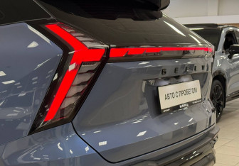 Подержанный автомобиль Geely Atlas 2023 года (20 фото)