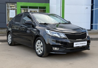 Подержанный автомобиль Kia Rio Sedan 2015 года (3 фото)