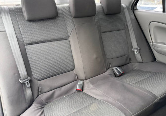 Подержанный автомобиль Nissan Almera Classic 2009 года (11 фото)