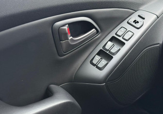 Подержанный автомобиль Hyundai ix35 2014 года (15 фото)