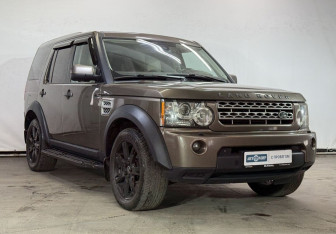 Подержанный автомобиль Land Rover Discovery 2010 года (3 фото)