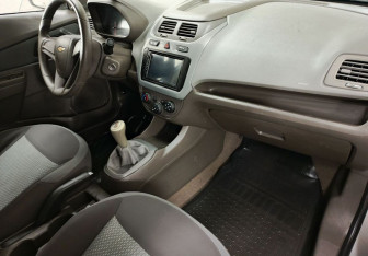 Подержанный автомобиль Chevrolet Cobalt Sedan 2013 года (16 фото)