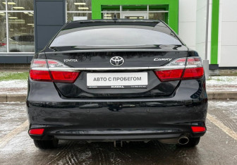 Подержанный автомобиль Toyota Camry Sedan 2014 года (6 фото)