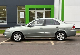Подержанный автомобиль Nissan Almera Classic 2007 года (8 фото)