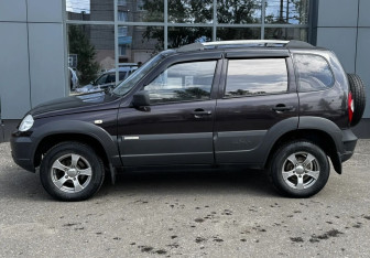 Подержанный автомобиль Chevrolet Niva 2015 года (5 фото)