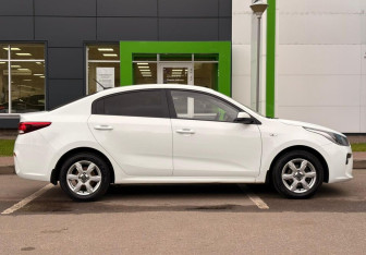 Подержанный автомобиль Kia Rio Sedan 2017 года (4 фото)