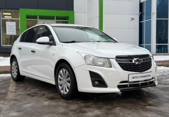Подержанный автомобиль Chevrolet Cruze Hatchback 2013 года (3 фото)