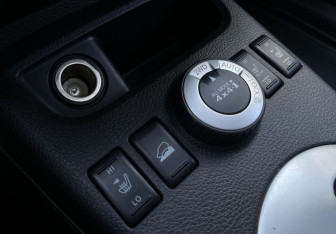 Подержанный автомобиль Nissan X-Trail 2011 года (15 фото)