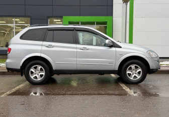 Подержанный автомобиль SsangYong Kyron 2011 года (4 фото)