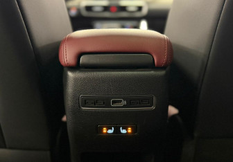 Подержанный автомобиль Geely Coolray 2023 года (17 фото)