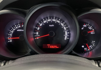 Подержанный автомобиль Kia Soul 2011 года (15 фото)
