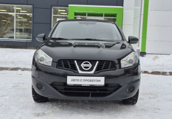 Подержанный автомобиль Nissan Qashqai 2013 года (2 фото)