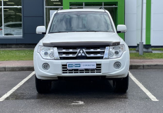 Подержанный автомобиль Mitsubishi Pajero 2014 года (2 фото)