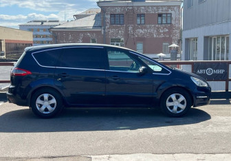 Подержанный автомобиль Ford S-MAX 2011 года (2 фото)