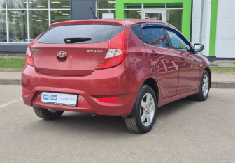 Подержанный автомобиль Hyundai Solaris Hatchback 2011 года (5 фото)