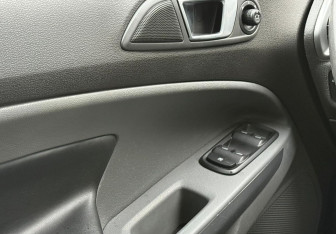 Подержанный автомобиль Ford EcoSport 2015 года (13 фото)