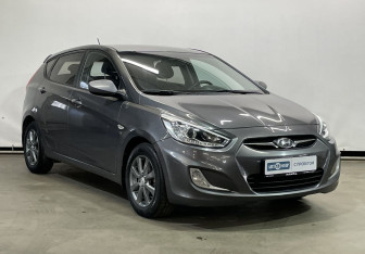 Подержанный автомобиль Hyundai Solaris Hatchback 2013 года (3 фото)