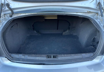 Подержанный автомобиль Opel Astra Sedan 2010 года (14 фото)