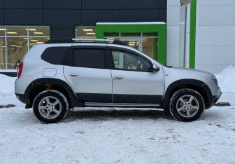 Подержанный автомобиль Renault Duster 2013 года (4 фото)