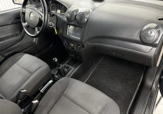 Подержанный автомобиль Chevrolet Aveo Sedan 2006 года (11 фото)