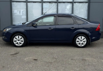 Подержанный автомобиль Ford Focus Sedan 2011 года (4 фото)